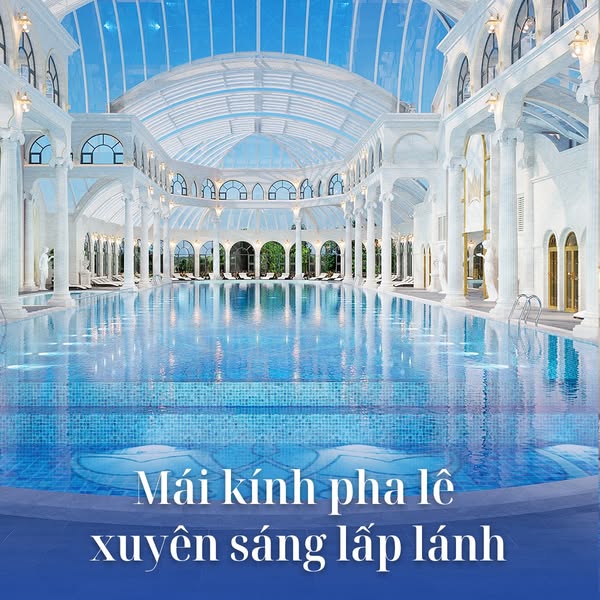 Mái kính pha lê tại bể bơi bốn mùa Vinhomes Royal Island Mái kính pha lê tại bể bơi bốn mùa Vinhomes Royal Island