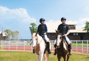 Trải nghiệm quý tộc với Học viện Cưỡi ngựa Hoàng Gia tại Vinhomes Royal Island