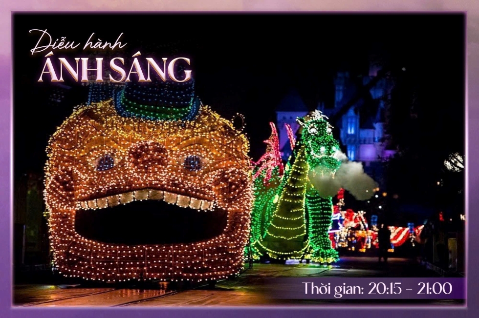 Hoạt động diễu hành ánh sáng trong lễ hội ánh sáng Royal Illumia