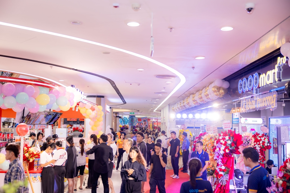 Vincom Mega Mall Royal Island khai trương với hơn 100 thương hiệu lần đầu xuất hiện tại Hải Phòng Vincom Mega Mall Royal Island khai trương với hơn 100 thương hiệu lần đầu xuất hiện tại Hải Phòng