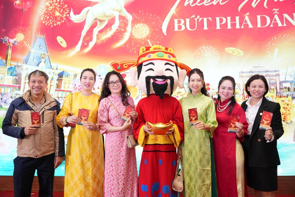Hội xuân đầu năm 2026 tại Vinhomes Royal Island – Bệ phóng cho một năm bứt phá doanh thu Hội xuân đầu năm 2026 tại Vinhomes Royal Island – Bệ phóng cho một năm bứt phá doanh thu