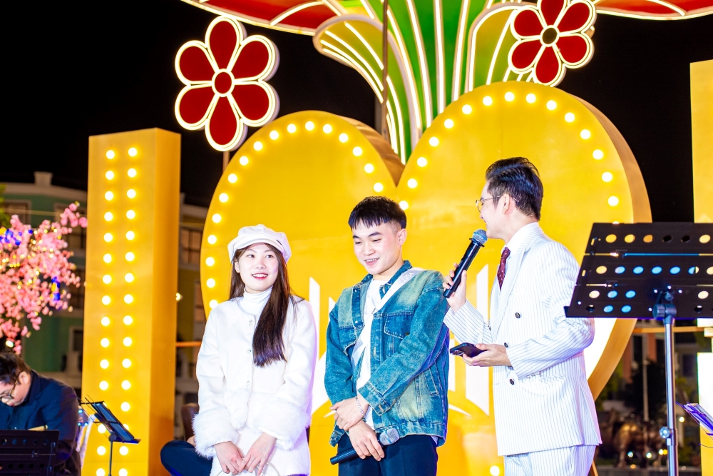 The River Love Show tại Vinhomes Royal Island – Điểm hẹn cảm xúc lãng mạn mỗi cuối tuần The River Love Show tại Vinhomes Royal Island – Điểm hẹn cảm xúc lãng mạn mỗi cuối tuần